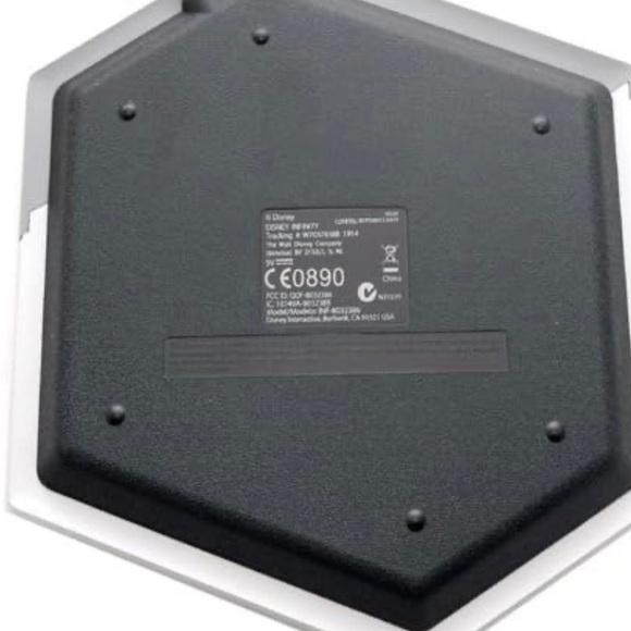 Disney Infinity USB Game Base - Picture 2 of 2